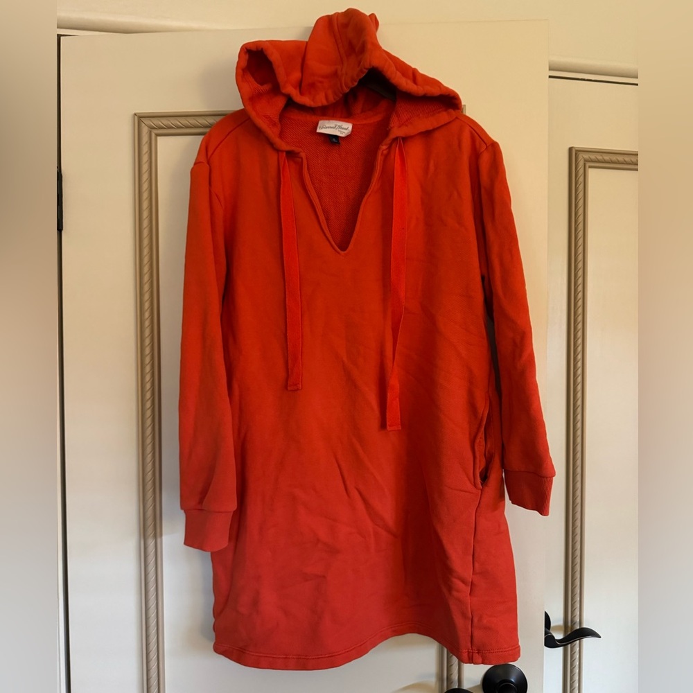 Universal Thread Vibrant Orange Garment